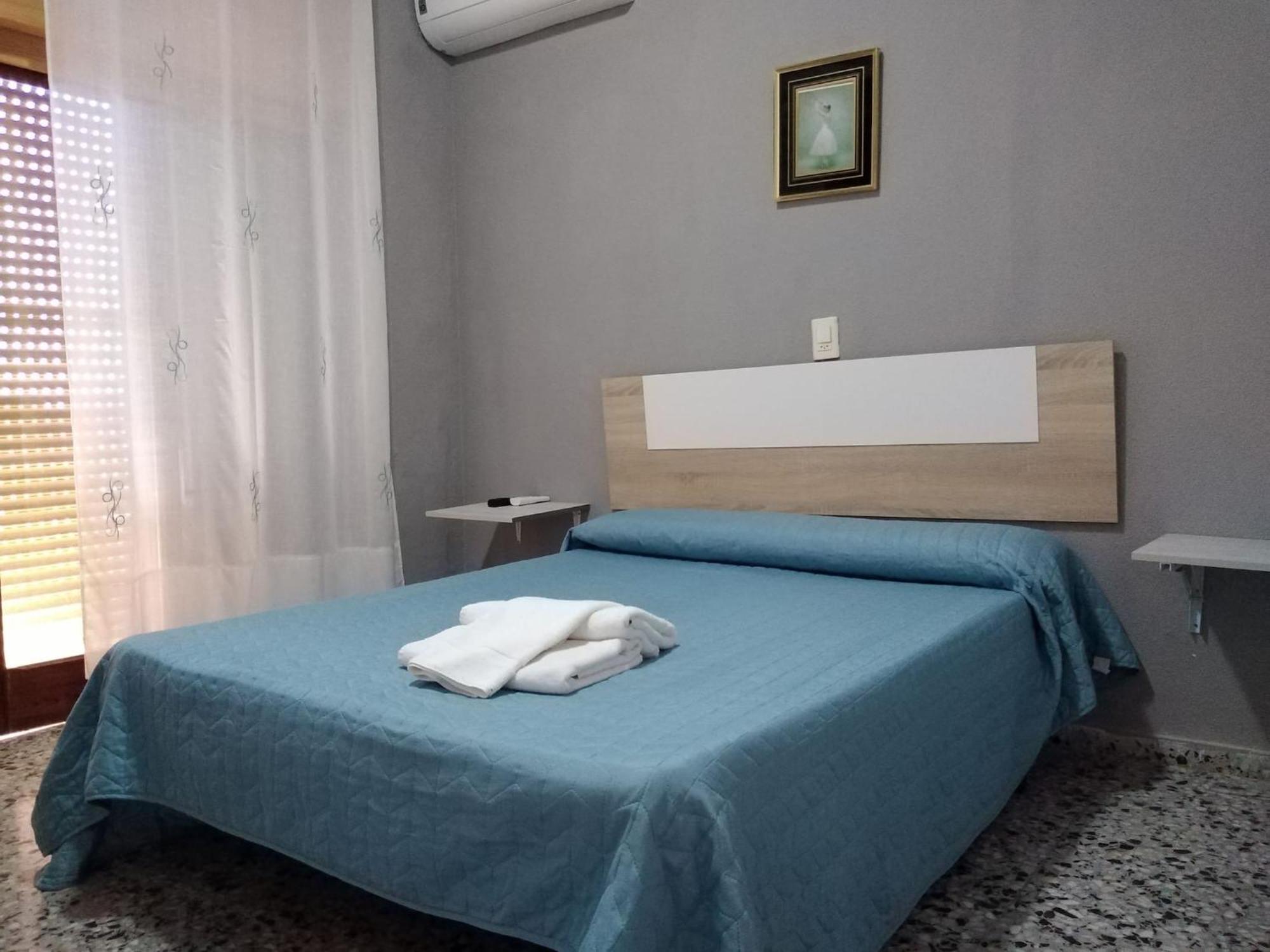 Vacansis Habitaciones De Hostal A Primera Linea De Playa En Кульера Экстерьер фото